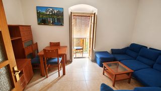Appartement à Bisbal d´Empordà (La). Edificio completo con bar-restaurante, vivienda y anexo en el ce