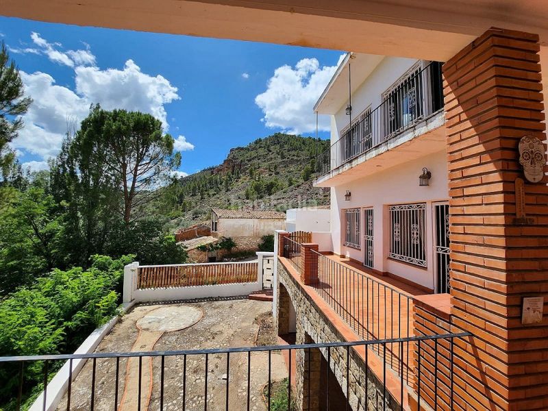 Foto aecf718f-a1b8-479f-8f40-1dd3347fda37. Casa a n/a a Jalance