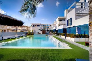 Pis a N/a. Modern penthouse with sea views  playa flamenca  pool  prime loc