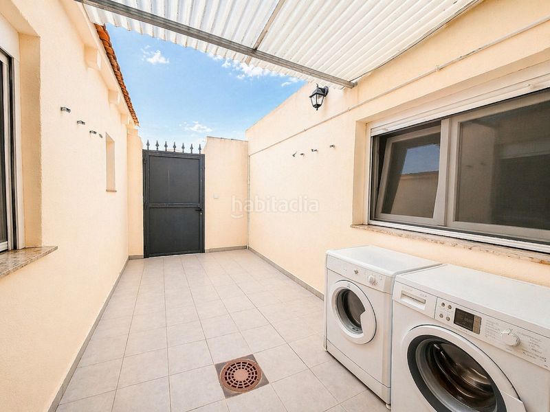 Foto b9ffc9ee-5726-49a2-9ba7-744850669d5e. Casa in n/a in Plaza de Toros-Avenida Chapí-Trinquete Elda