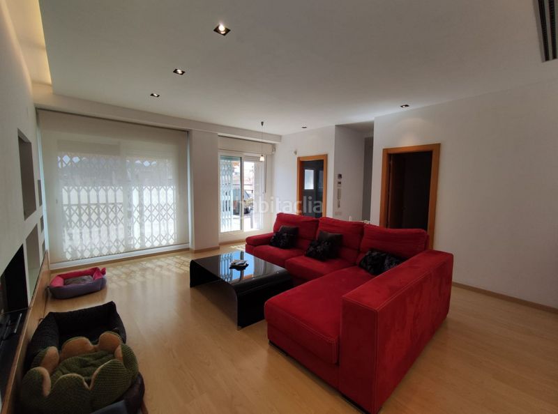 Foto fdb36b24-19a1-4f86-96e6-fd794c35bb6d. Attique dans n/a dans Plaza Castelar - Mercado Central Elda