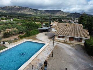 Casa  N/a. Charming country chalet in salinas  featuring 4 bedrooms, firepl