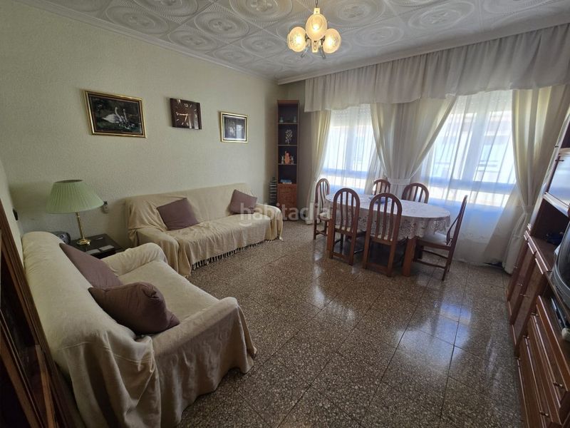 Foto cc4231b5-fcb2-406d-b72e-b6a4b51e6723. Apartament a n/a a Sax