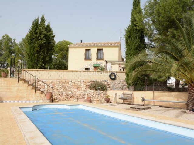 Foto 83555438-e5fe-4635-8bf6-56f9e4aa3b65. Apartament a Romana (la)
