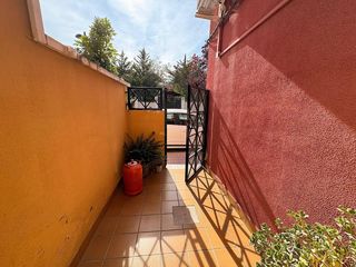 Haus  N/a. Charming townhouse in salinas with private patio and spacious la