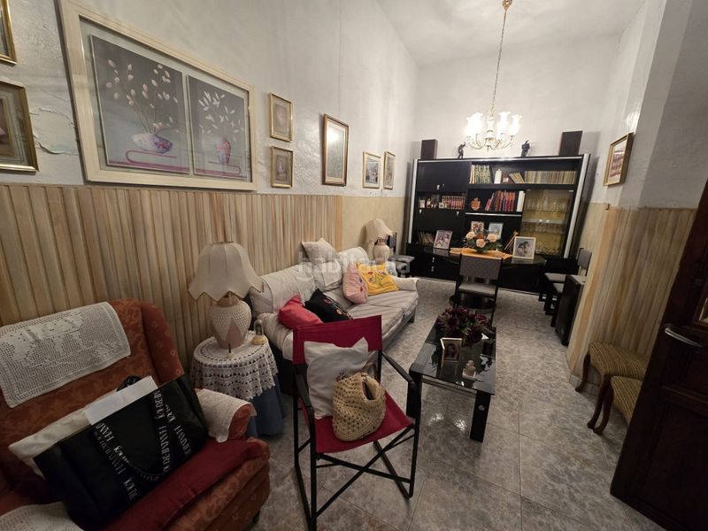 Foto f922b782-f605-45d6-9153-be5d7c45d253. Casa a Sax
