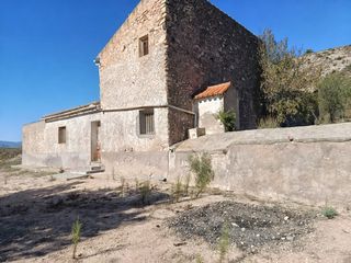 Flat  N/a. Charming historic country house with huge potential in cañada