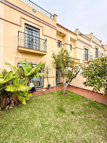 Foto f9aae1c5-265d-48e4-9592-d7c8a327a5ad. Casa adossada amb calefacció aparcament piscina a Chilches