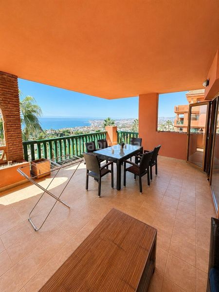 Foto cf88359a-7d6c-4b4a-9e0d-824cc0465489. Apartament amb aparcament piscina a Los Nadales - Tio Charles Benalmádena