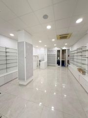 Local Comercial en Parque Ayala - Jardín de la Abadía - Huelín