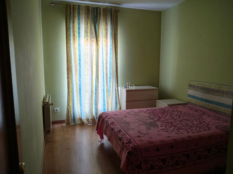 Foto b93a5048-d8ac-4d4f-a359-3346f6e82b95. Casa adossada amb calefacció a Yebes - pueblo Yebes