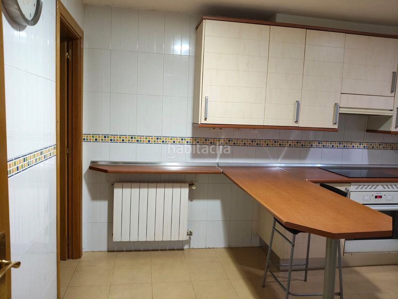Foto dae4421c-32e3-45e3-9ee4-bb75496a89ac. Casa adossada amb calefacció a Yebes - pueblo Yebes