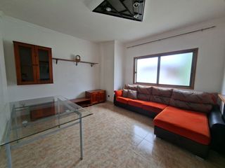 Etagenwohnung  Calle tec�n. Vive la esencia de la isleta en este encantador piso lleno de po