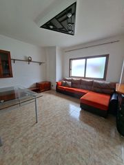 Etagenwohnung  Calle tec�n. Vive la esencia de la isleta en este encantador piso lleno de po