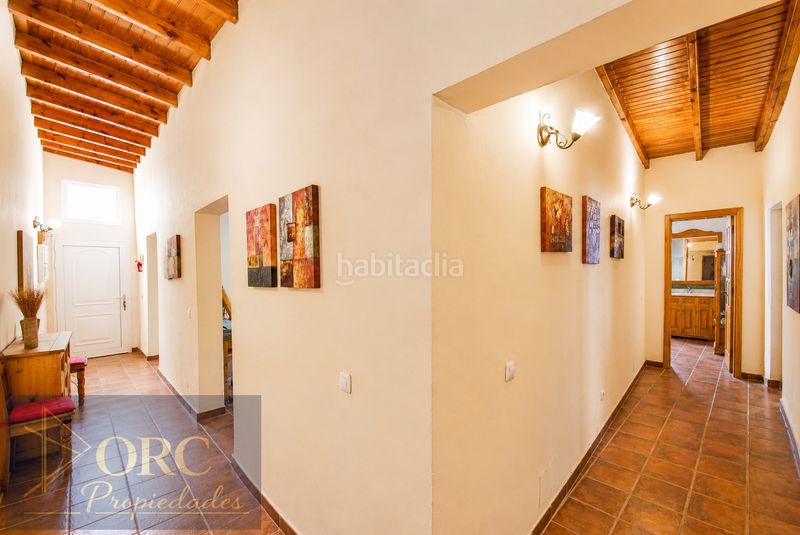Foto 61dea3d6-d19d-4373-8796-8e93181da286. Casa amb aparcament a Jinamar Telde