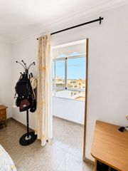 Appartement à Calle alférez quintana suárez 16. ¡comodidad, luz y vistas al mar para toda tu familia! si buscas