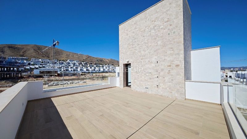 Foto b5215b3b-b4d0-4c1d-bb64-62c7d0ba64f9. Chalet  independiente balcon en balcón de Finestrat-terra marina Finestrat