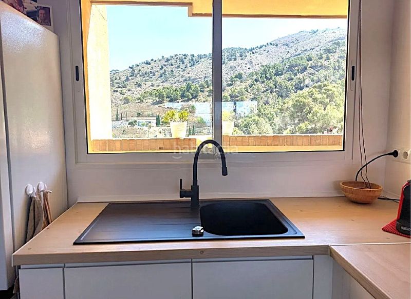 Foto f010f609-80ac-4e73-a767-ab3bf72dfdf3. Apartament amb aparcament piscina a Sierra Helada Benidorm