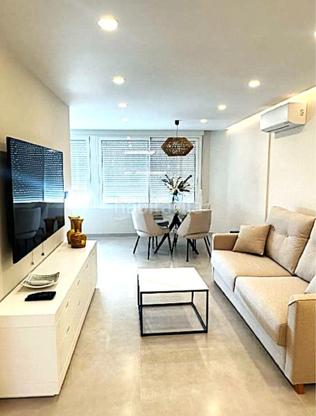 Foto 625095dc-d9f2-49fc-a86b-34ebcf103ce4. Apartament amb piscina a Sierra Helada Benidorm