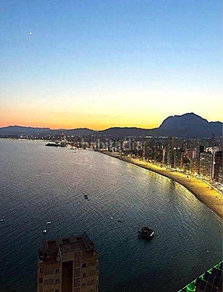 Foto f307700d-a46e-4a9c-bf73-71fffa1dedd3. Apartament amb piscina a Sierra Helada Benidorm