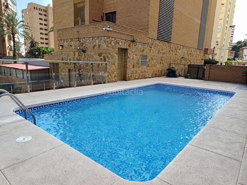 Foto b2c72137-72b1-4590-8f4b-84178091bbdb. Pis amb calefacció aparcament piscina a Playa Poniente Benidorm
