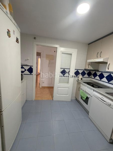 Foto 84c67d27-fdc0-489a-9788-61ba235cc686. Apartament amb aparcament piscina a Via Parque Benidorm