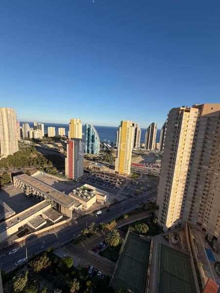 Foto a3c6cdf7-489d-4159-b69c-1e39246454f4. Apartament amb aparcament piscina a Via Parque Benidorm