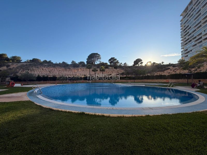 Foto c9d9f54f-251f-4075-a00d-9a905ecbf086. Apartament amb aparcament piscina a Via Parque Benidorm