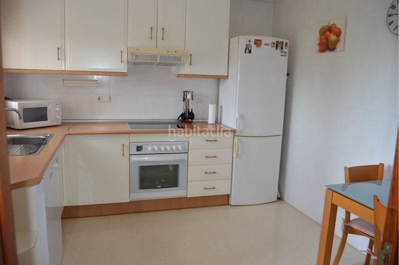 Foto b7bf74bf-1de7-479d-8e67-a87318c42375. Apartament amb calefacció aparcament piscina a Playa Poniente Benidorm