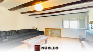 Casa aparellada  Calle santa mar�a. Casa reformada en magall�n, zaragoza