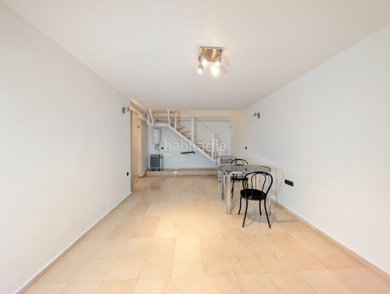 Foto 89bd8fd7-1d36-4b50-a6bf-4ec38b1fe784. Local comercial a Ruiseñores Zaragoza