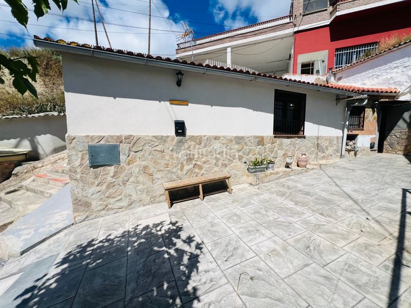 Foto 4ec9323d-c09e-42ea-9d35-870548a0ae94. Casa aparellada amb xemeneia calefacció a Juslibol Zaragoza