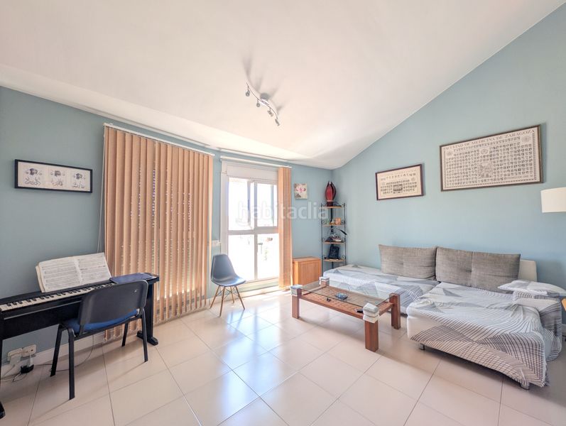 Foto a191105a-0a83-482c-998e-359197311df4. Casa adossada amb calefacció aparcament piscina a Zaragoza