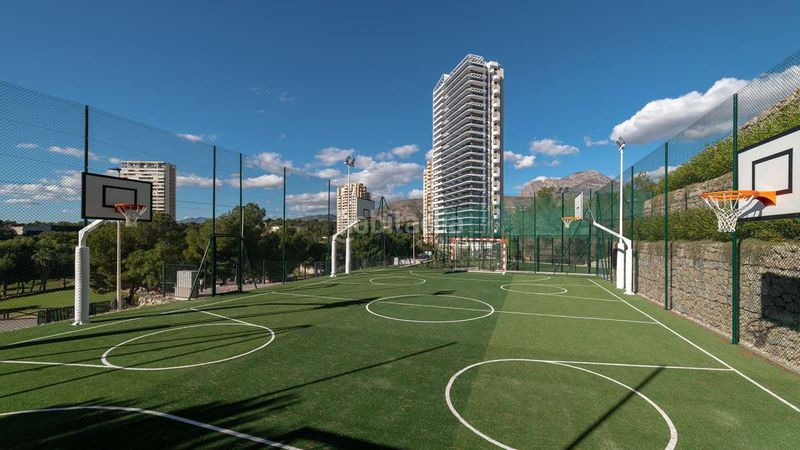 Foto 150baa6b-2b00-48b4-bc44-e81cf89c63eb. Pis amb piscina a Via Parque Benidorm