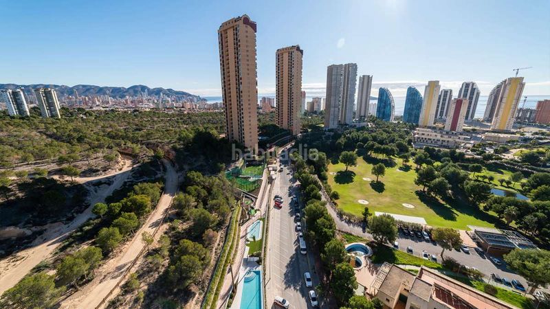 Foto 46f74560-228d-46e8-8afa-aeb32e6c234e. Pis amb piscina a Via Parque Benidorm