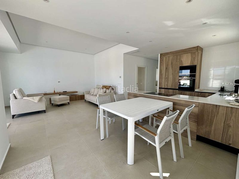 Foto f88e0e6a-cd99-478a-8b19-c77417602583. Casa a Benijófar
