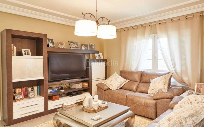 Foto 7d852002-d3ce-4bec-885e-0ee5de441a33. Casa amb aparcament a Monòver