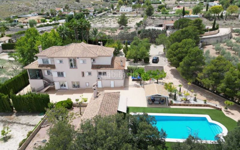 Foto e2ed4023-d0f8-427d-9f67-1480e56d06d4. Casa amb aparcament a Monòver