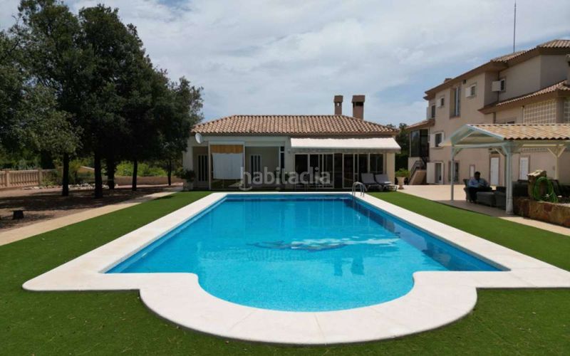 Foto ff55f022-a877-488e-9f8a-ebba331c35a9. Casa amb aparcament a Monòver