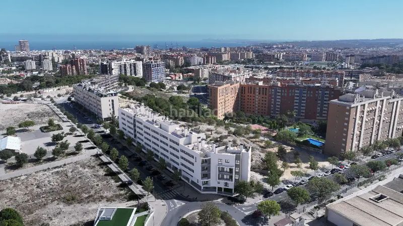 Foto 0c73f2e1-6a64-4604-9985-4b24b8ced0f0. Pis amb aparcament piscina a Mercado Alicante