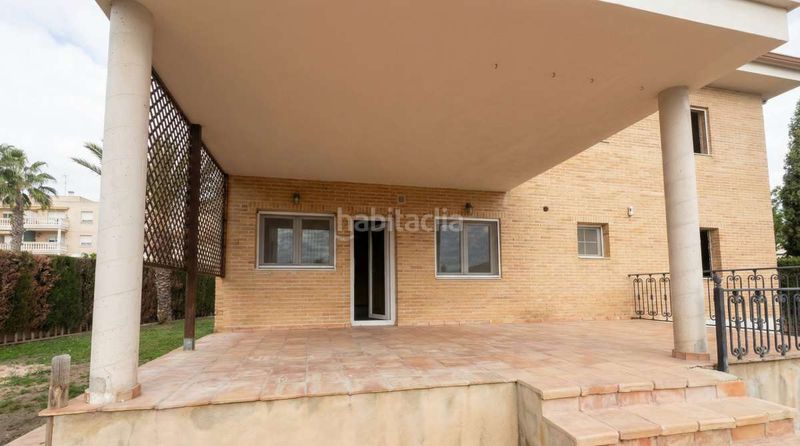 Foto 4858994a-94b9-43b2-ae80-66a66870b9f3. Casa a Playa Muchavista Campello (el)