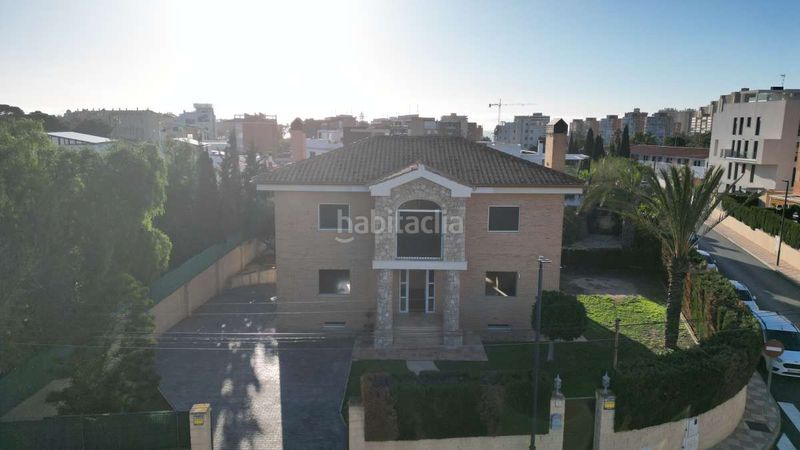 Foto 4d7bd7b1-1cd9-4b0a-a9ab-71d43a9ed654. Casa a Playa Muchavista Campello (el)