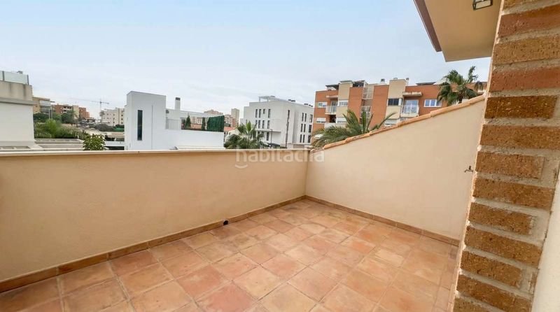 Foto c07a8bf6-c15a-4b5f-9f7d-63d8ea6a4462. Casa a Playa Muchavista Campello (el)