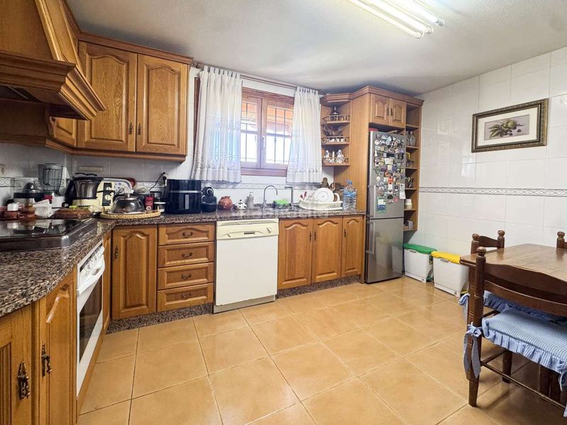 Foto 7bb2bae2-0a46-41d6-976d-39e3b2e3dfbb. Casa amb aparcament piscina a Bonalba-Cotoveta Mutxamel