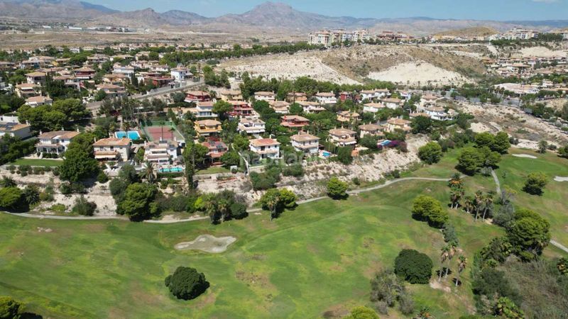 Foto eefbfdac-4164-4984-9d04-1b13d12299a4. Casa amb aparcament piscina a Bonalba-Cotoveta Mutxamel