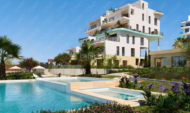 Foto 3c8f78ce-6ae2-4202-a806-738abd403487. Planta baixa amb piscina a Platja de Torres Vila Joiosa (la)