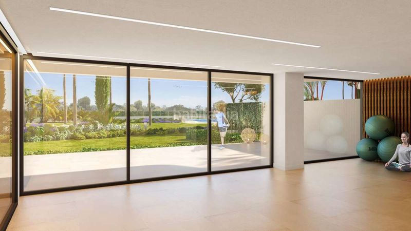 Foto 0e1b7246-2a41-4eb3-ba3a-3a8e32b64acf. Planta baixa amb piscina a Los Álamos Torremolinos