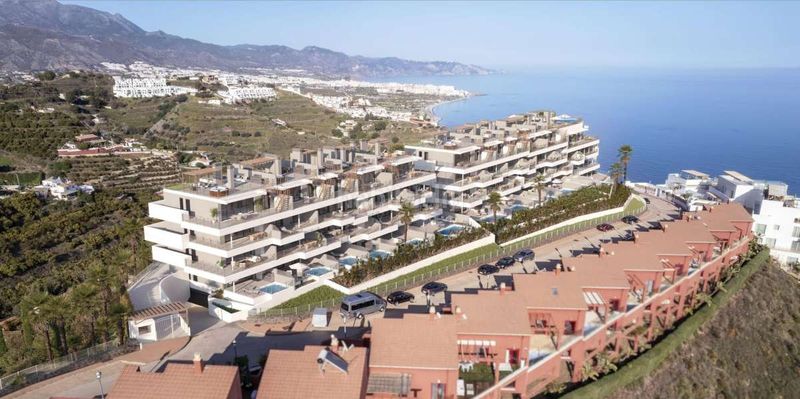 Foto ace0d60a-9b0c-46e7-9703-232b1836381f. Planta baixa amb piscina a El Peñoncillo Torrox