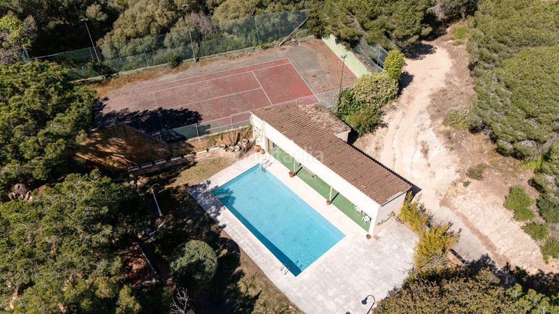 Foto 0dfcf24a-0a03-4cb7-aed8-0ebc9bd00543. Casa amb calefacció aparcament piscina a Cabrera de Mar