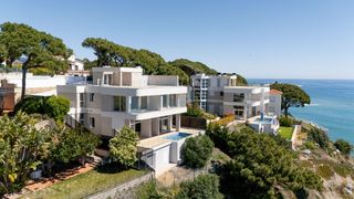 Casa a Victoria-Les Vil·les-Canyadell. Casa de obra nueva en primera línea de mar en arenys de mar